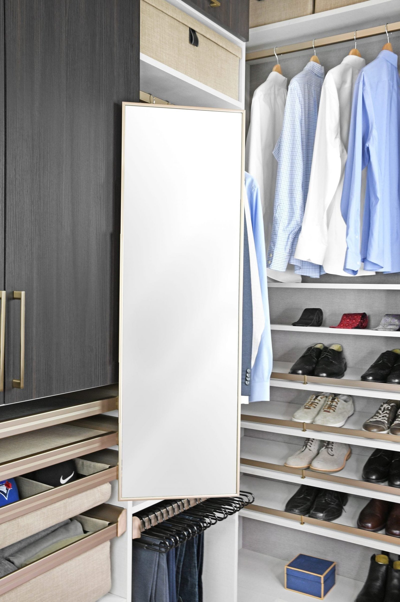 Walk-in Closet